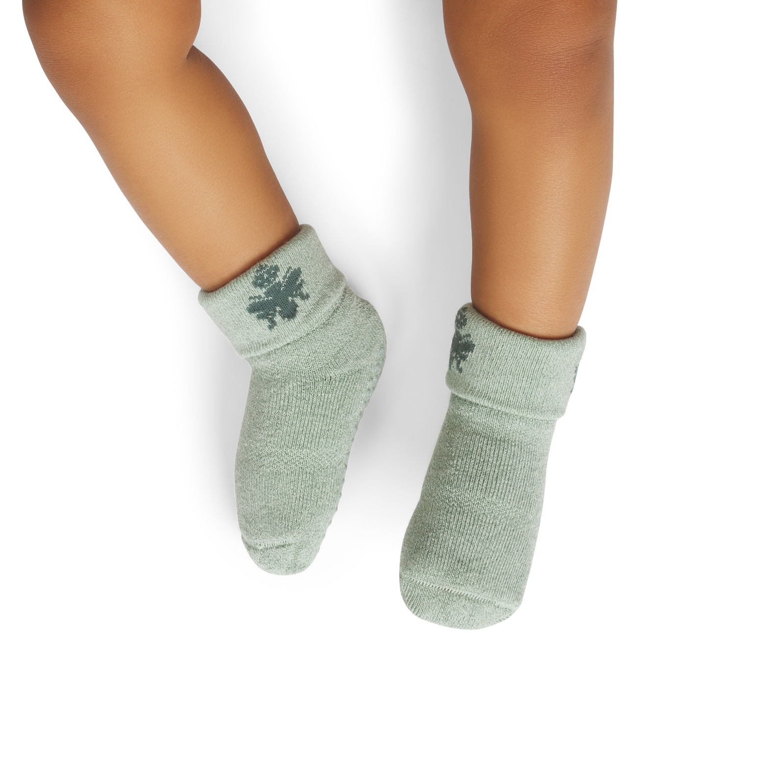 official-bombas::10272-easysage-mintfoam-baby-6-12m-unisex-onmodel-2-transparent.png