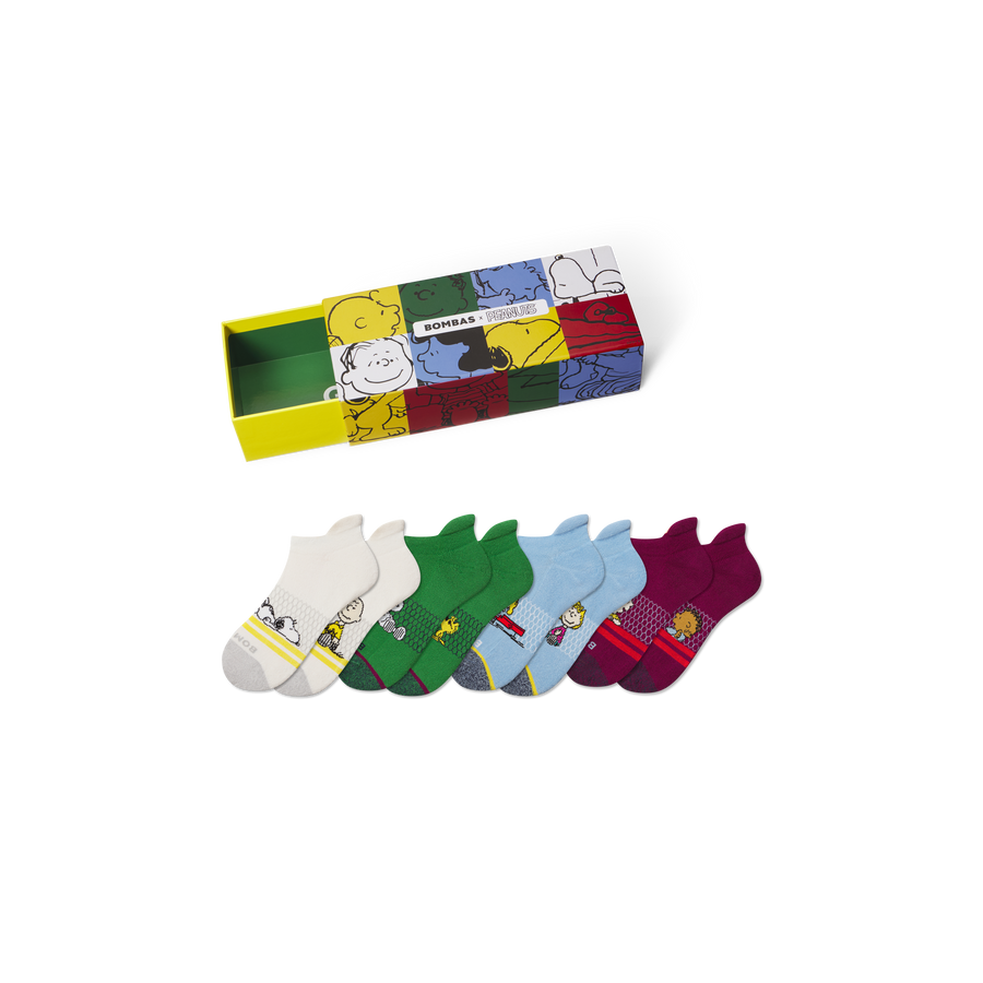 Peanuts x Bombas: Youth Ankle Sock 4-Pack Gift Box - Carry Weekend Setup