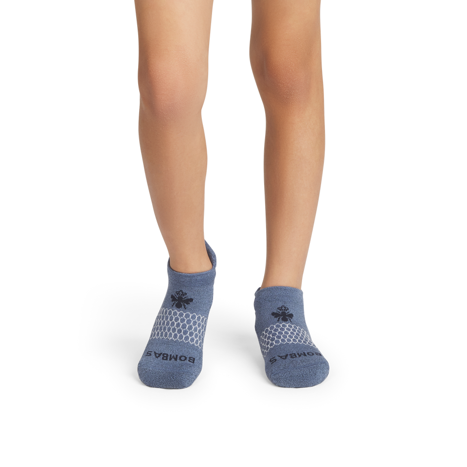 5747-oysterblue-pebble-youth-unisex-onmodel-2-transparent