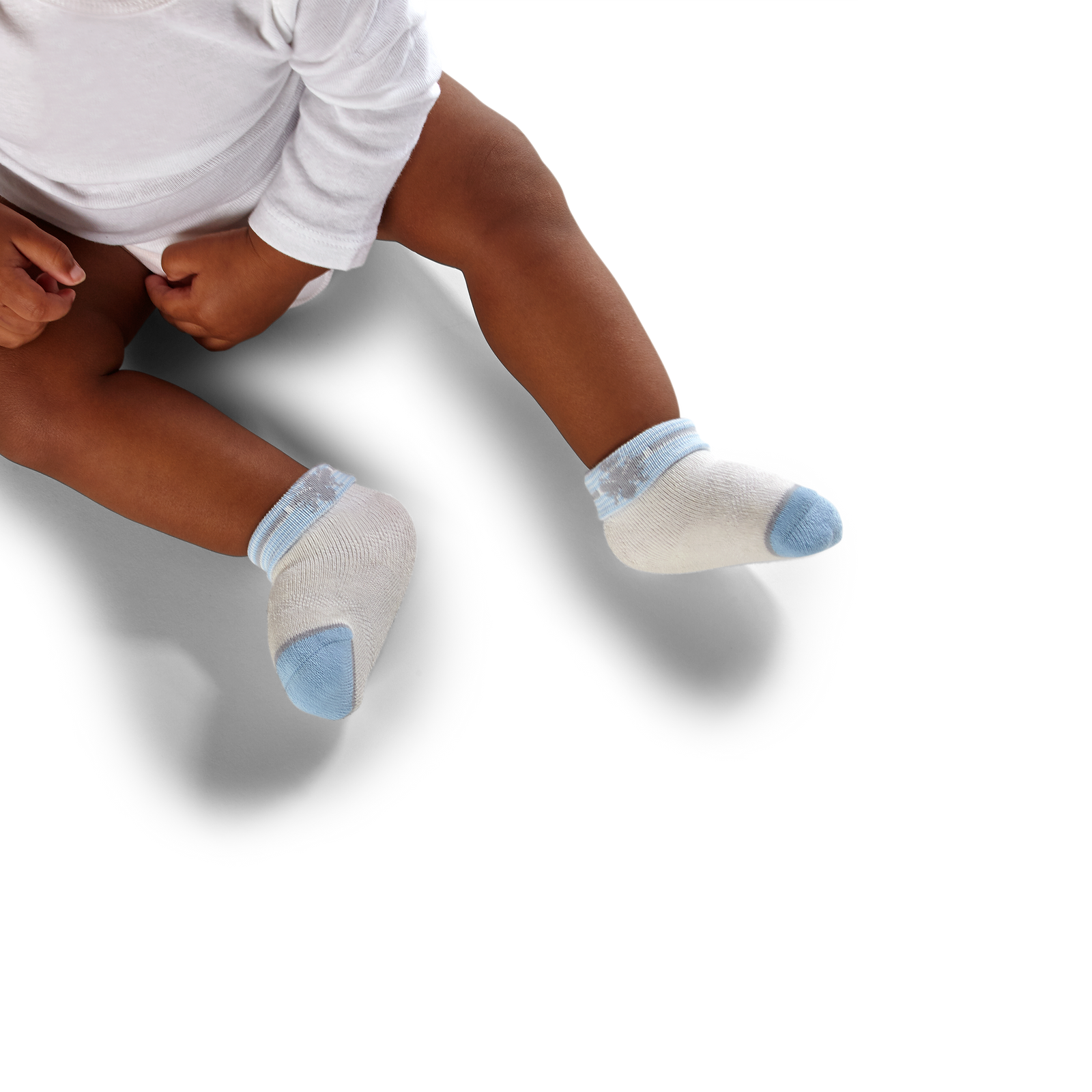 official-bombas::blue-green-mix-onmodel-2-transparent_7ce0a624-1dde-4ee5-ab80-d2808dcff081.png